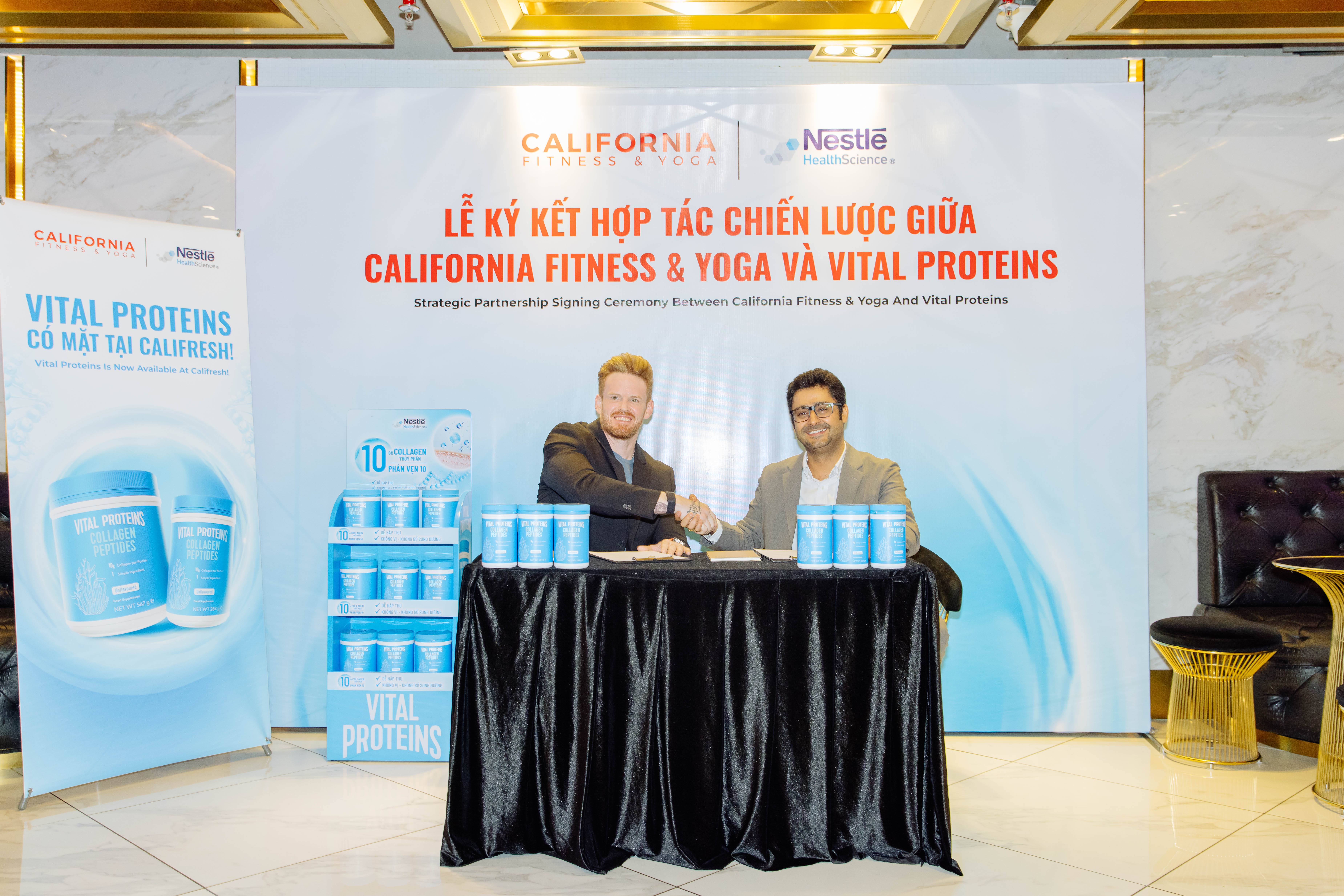 Đại diện thương hiệu collagen Vital Proteins và hệ thống California Fitness & Yoga tại Việt Nam ký thỏa thuận hợp tác