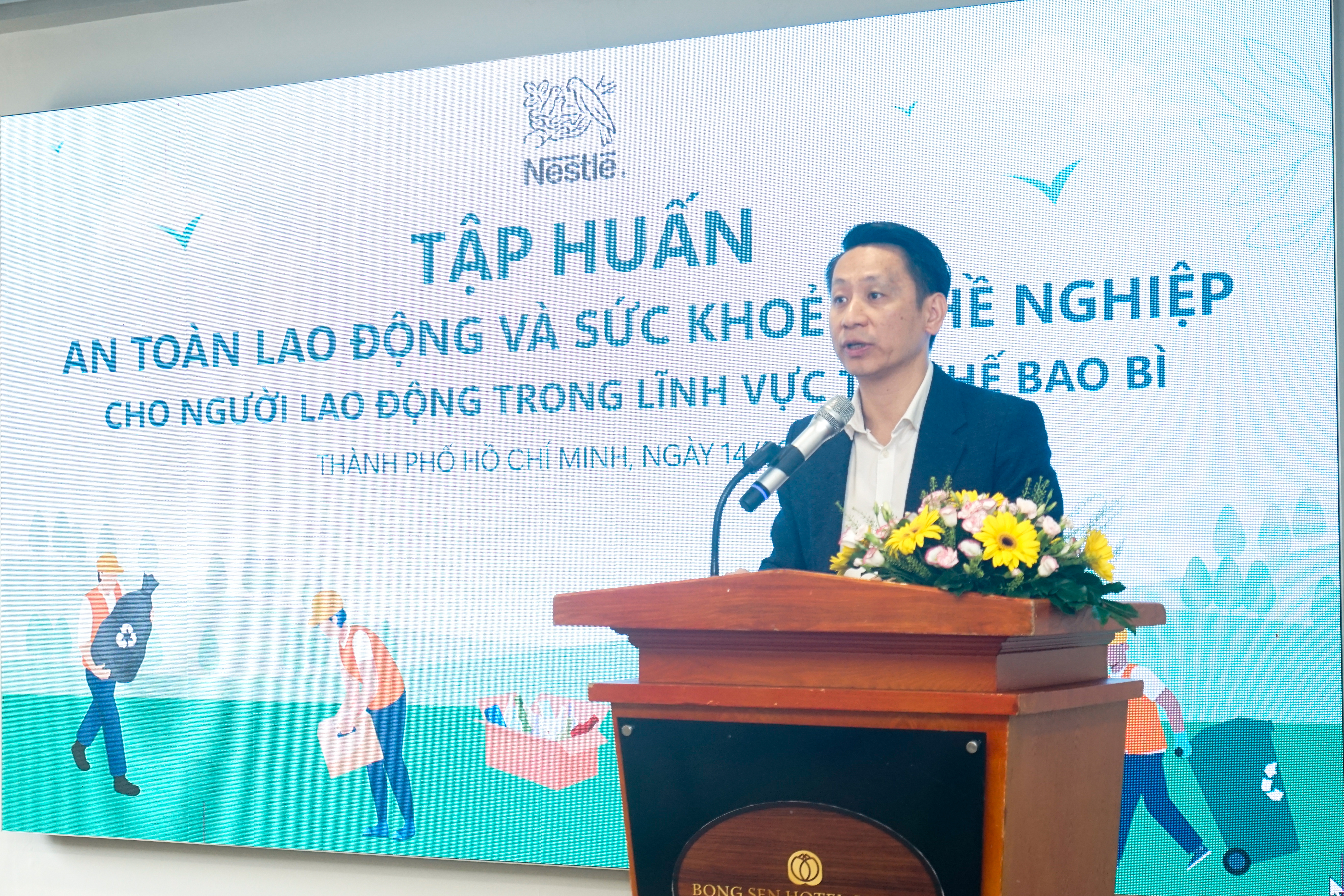Ông Khuất Quang Hưng, Phó Tổng Giám đốc phụ trách Đối ngoại và Truyền thông, công ty Nestlé Việt Nam phát biểu khai mạ