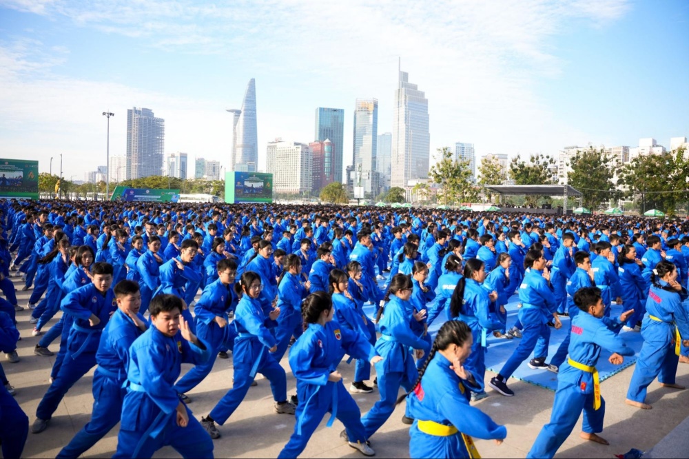 Chương trình đồng diễn võ nhạc Vovinam đầy tinh thần hào khí Việt của hơn 60.000 học sinh TP.HCM