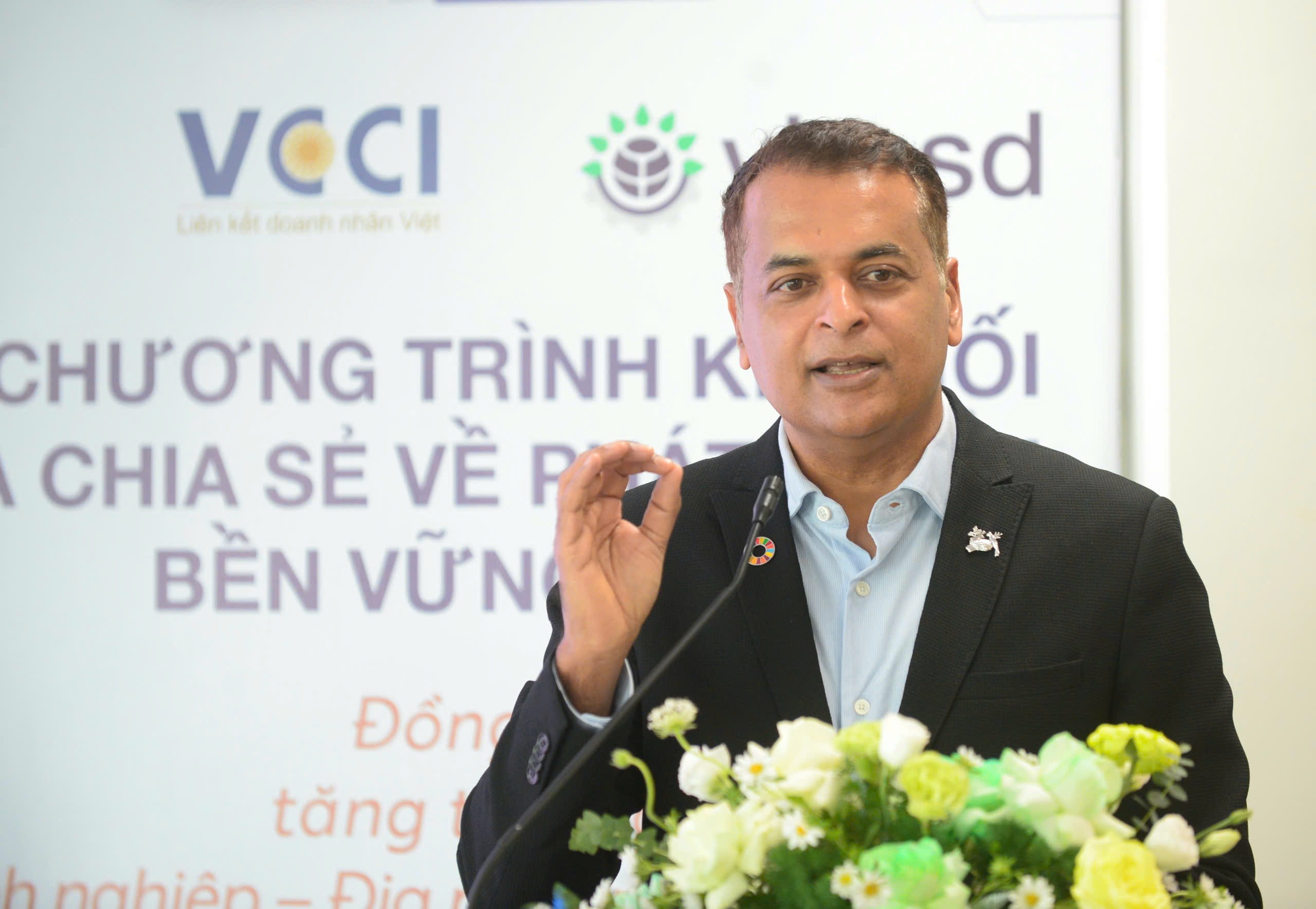 Ông Binu Jacob, Tổng Giám đốc Nestlé Việt Nam, đồng Chủ tịch VBCSD phát biểu tại chương trình