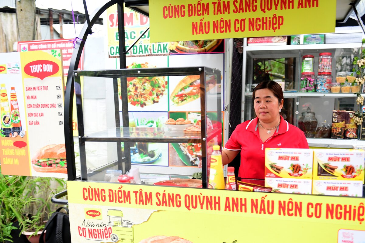Tham quan mô hình tạo lập sinh kế cho phụ nữ