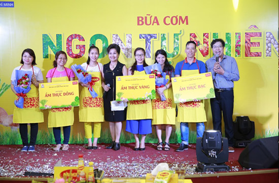 3Nhà báo với nghệ thuật ẩm thực