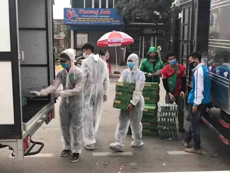 14Nestle-ban-giao-san-pham-tai-cac-diem-cach-ly-tai-tp-Chi-Linh-Hai-Duong-1