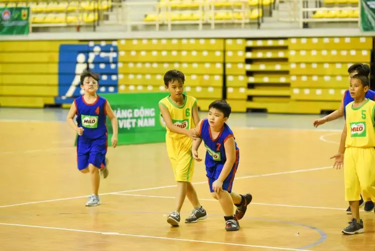 16Khai mạc giải bóng rổ cúp Milo