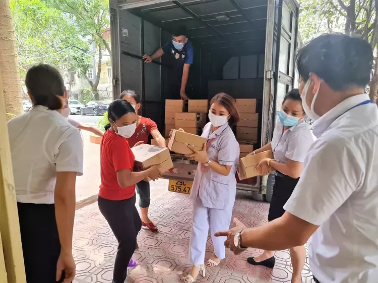 2Nestlé Việt Nam hỗ trợ Y tế tuyến đầu chống dịch COVID-19