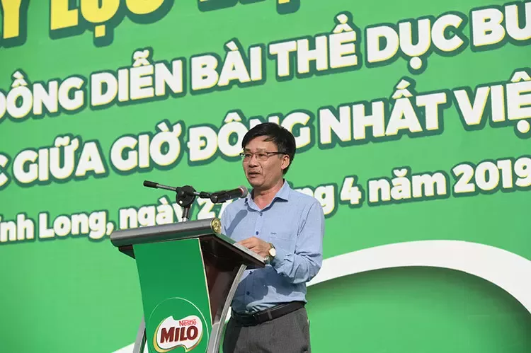 3Màn thể dục đồng diễn của học sinh Vĩnh Long