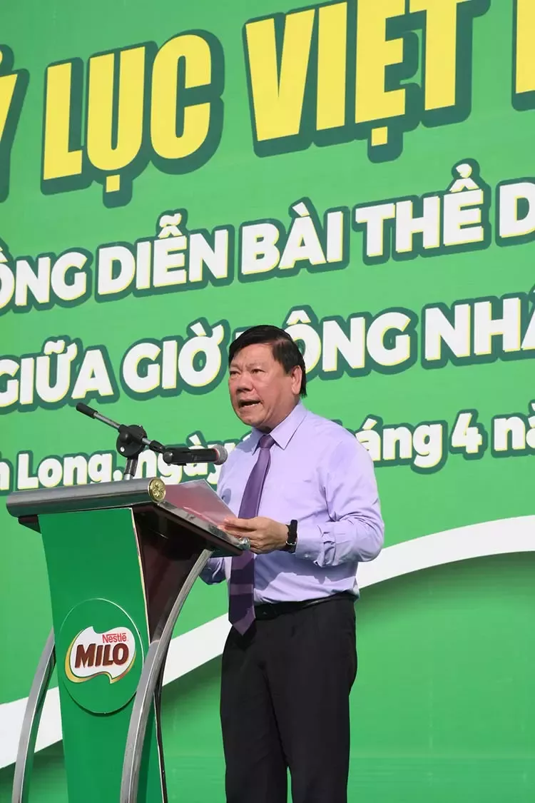 7Màn thể dục đồng diễn của học sinh Vĩnh Long