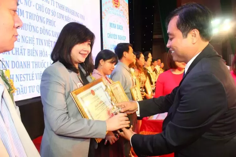 Nestlé Việt Nam nhận bằng khen của Tổng cục Thuế vì thành tích thực hiện tốt chính sách, pháp luật thuế năm 2018