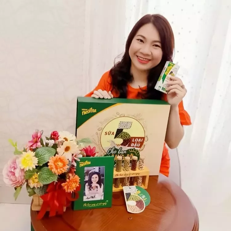 Sữa Nestlé Nesvita 5 loại đậu tiên phong sử dụng ống hút giấy bảo vệ môi trường