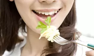 Nestlé nghiên cứu cho thấy ảnh hưởng của việc nhai đến cảm giác no